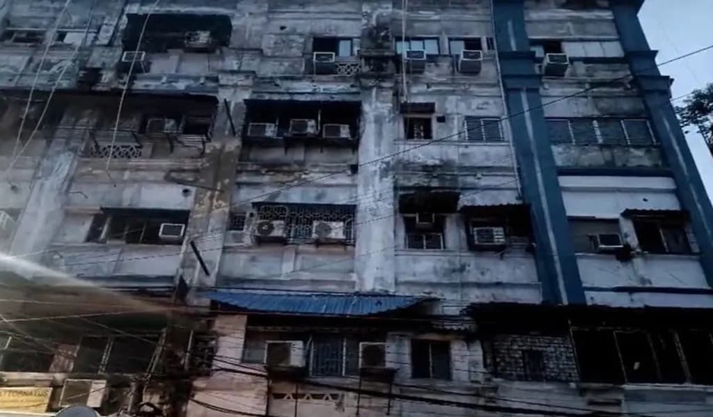 कोलकाताको होटल आगलागीमा कम्तीमा ९ जनाको मृत्यु, ६ जना गम्भीर घाइते