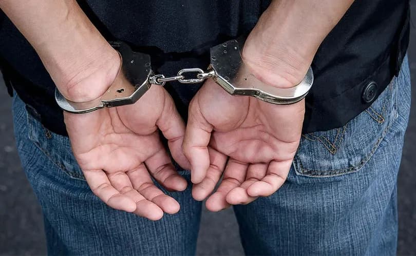 सिरहाको औरहीमा काँचो मासु र मोटरसाइकलसहित दुई युवक पक्राउ