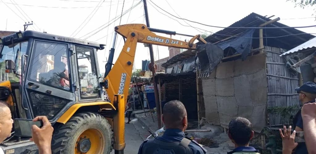 जनकपुरका सात अतिक्रमित पोखरी खाली, ६५ घरटहरा भत्काइयो