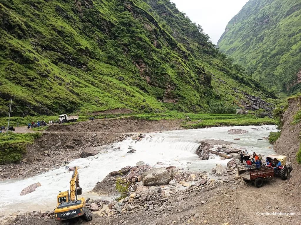 नौ दिनपछि सञ्चालनमा फर्कियो ताक्सुगाडको भेरी करिडोर, वर्षायामको जोखिम कायमै