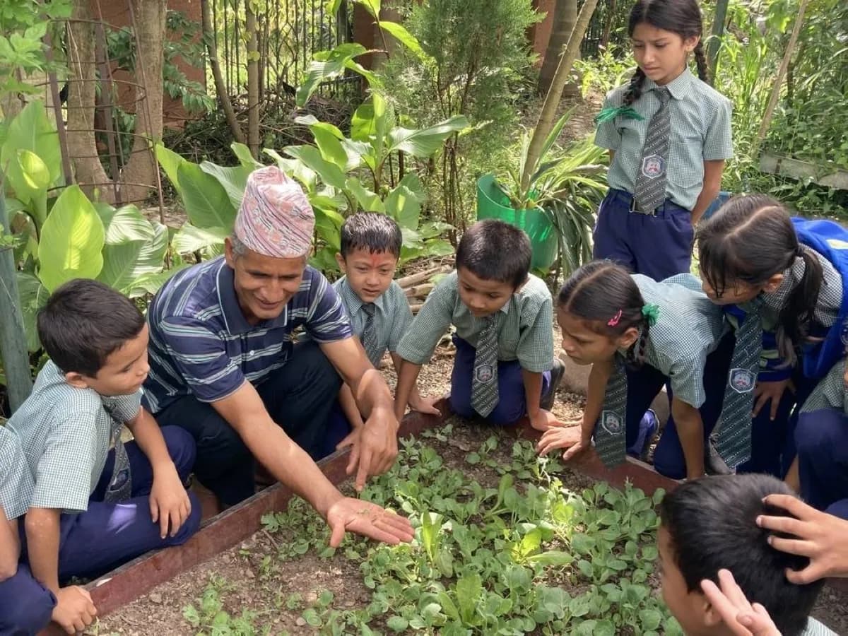 क्याम्पस नै जीवन्त प्रयोगशाला : सुर्खेतको कोपिला भ्यालीमा वातावरणीय शिक्षाको नमुना अभ्यास