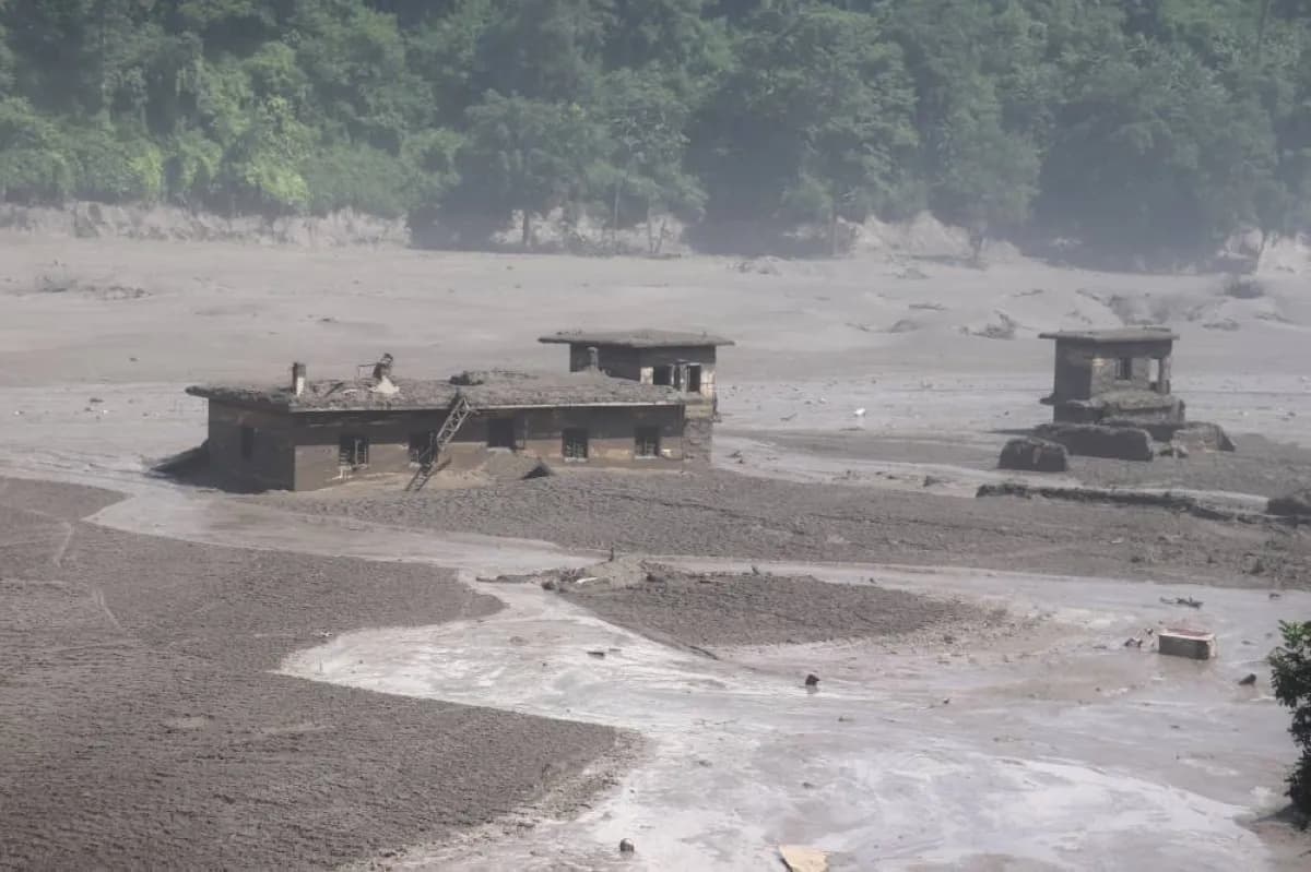 बाढी क्षतिको स्थलगत मूल्यांकन गर्न प्रधानमन्त्री शाह विदुरतर्फ