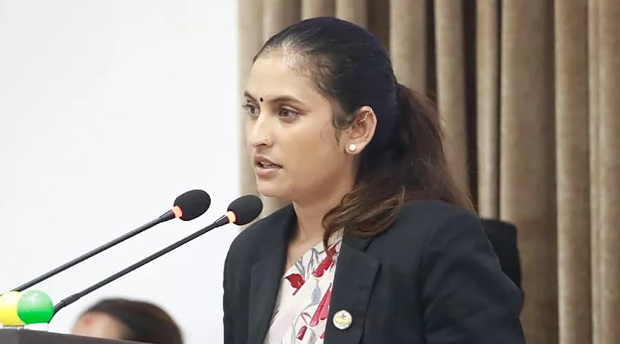 अभिभावकविहीन बालबालिकालाई कानुनी संरक्षणमा ल्याउन ऐन संशोधन विधेयक : मन्त्री वादी