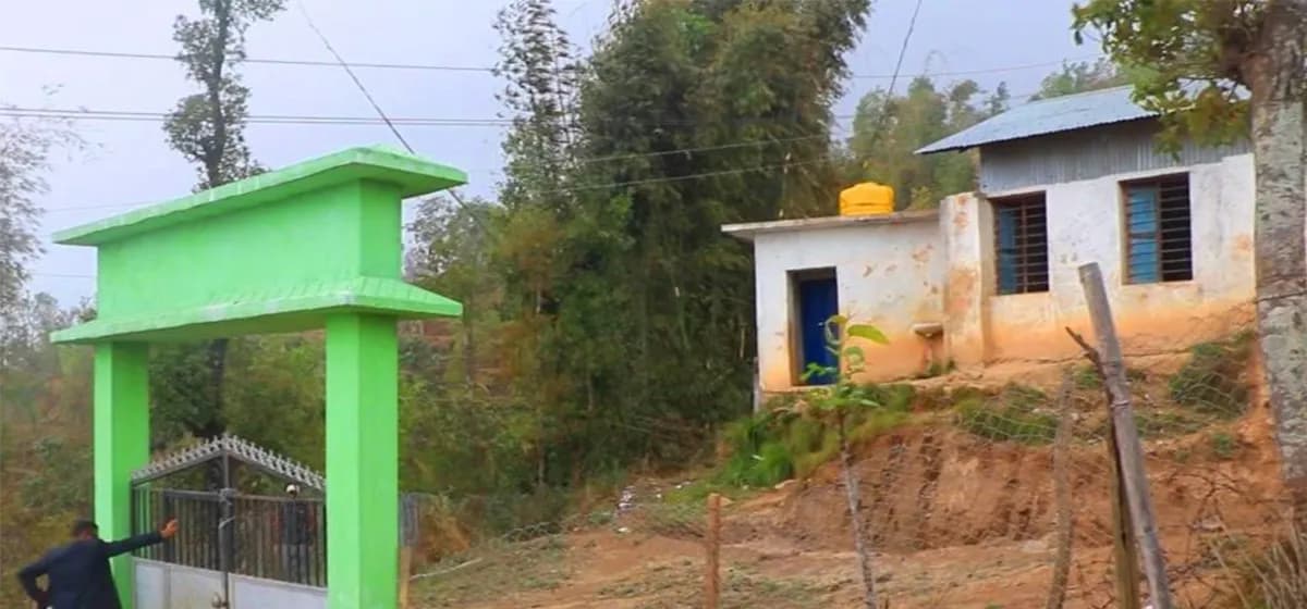 खैराङभित्रका सबै सामुदायिक विद्यालयमा घेराबारा निर्माण सम्पन्न